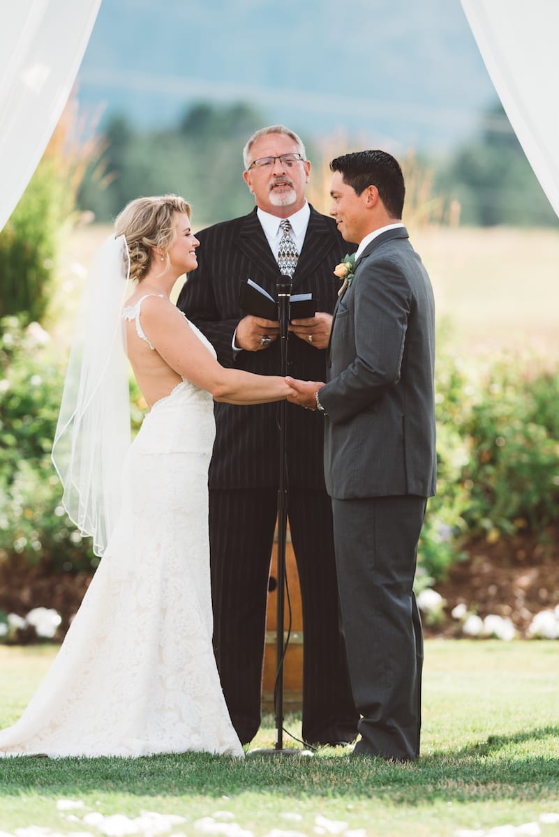 Summertime Crooked Willow Farms Wedding | Wedding Photography | Crooked Willow Farms | From The Hip Photo