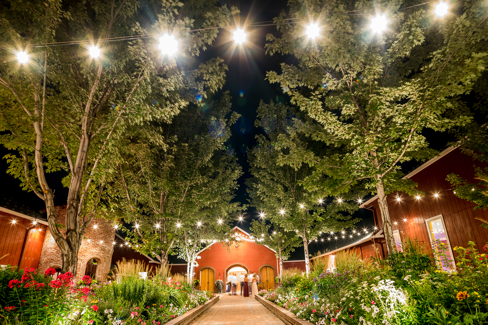 An August Fairytale Wedding | Wedding | Crooked Willow Farms | From the Hip Photo