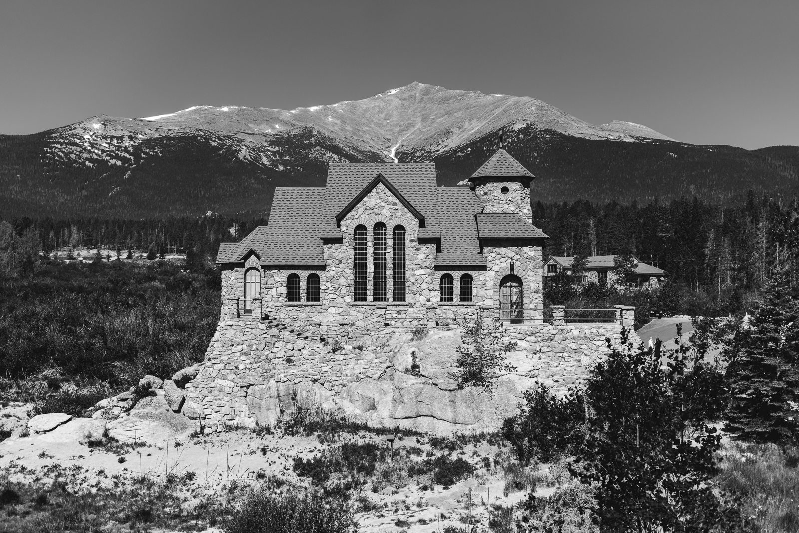 Nathalia & Nathan | Wedding Photo | Saint Malo's Chapel | From the Hip Photo