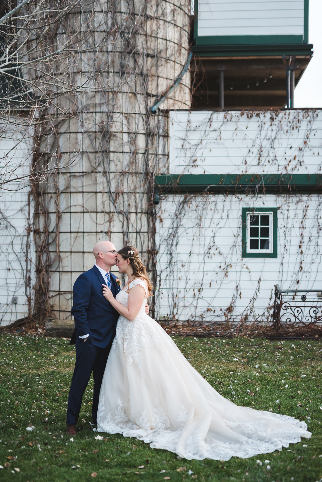 Nora & Dom | Wedding Photo | Lionsgate Event Center | From the Hip Photo