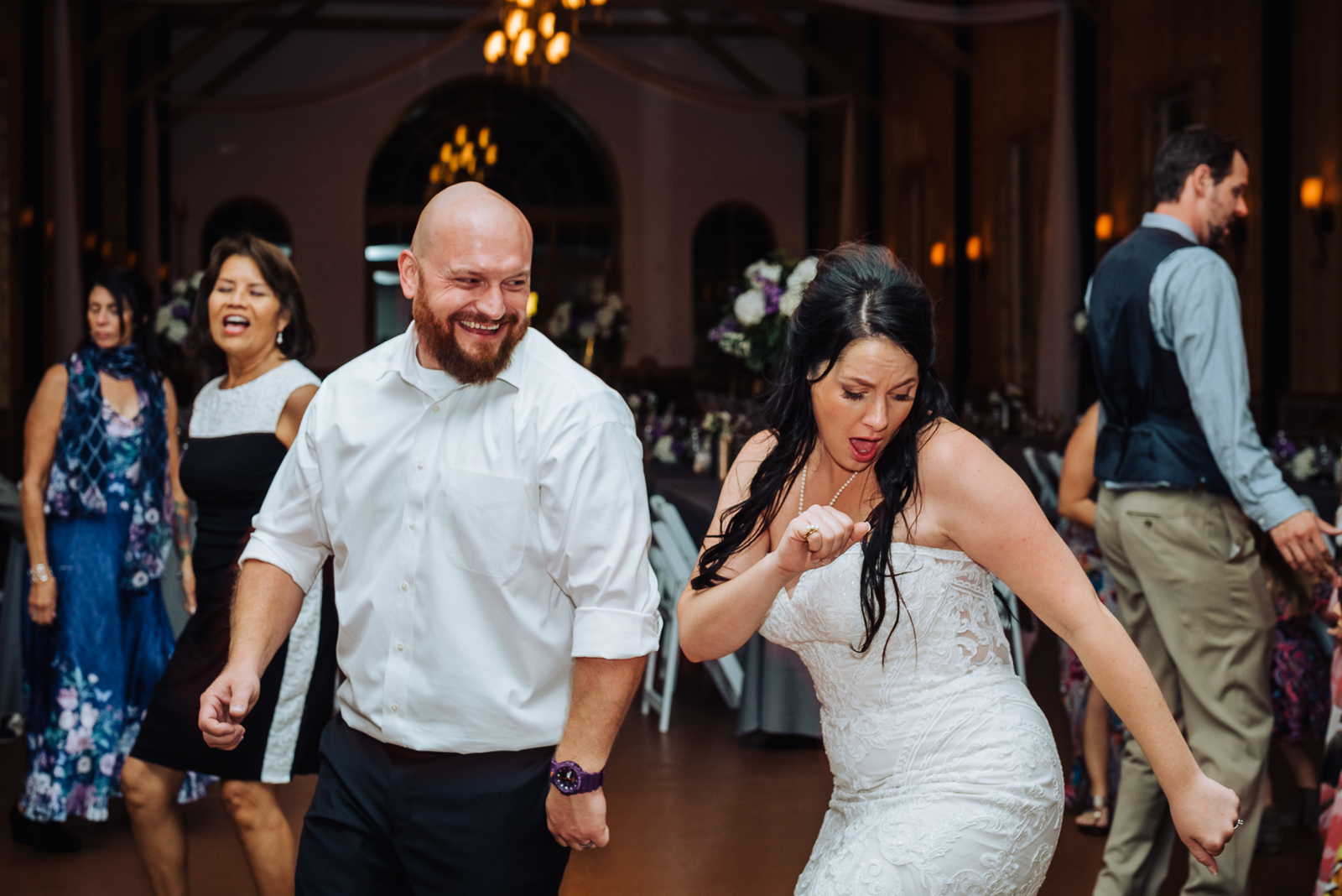 A Sunny Day with Emily & Drew | Crooked Willow Farms Wedding Photos