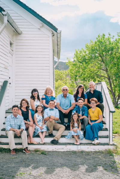 Sunny Golden Colorado Large Family Photo | Denver Portrait Photographers