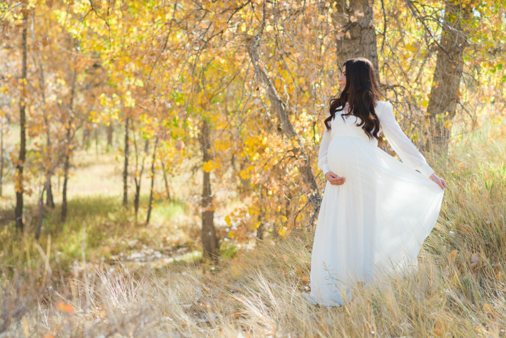 Bluff Lake Nature Center Outdoor Trail Park Nature Fun Candid Romantic Maternity Family Picture | From the Hip Photo Denver Colorado Portrait Photography 