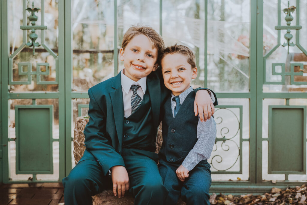 Denver Botanic Gardens Outdoor nature fun candid family picture | From the Hip Photo Portrait Photography
