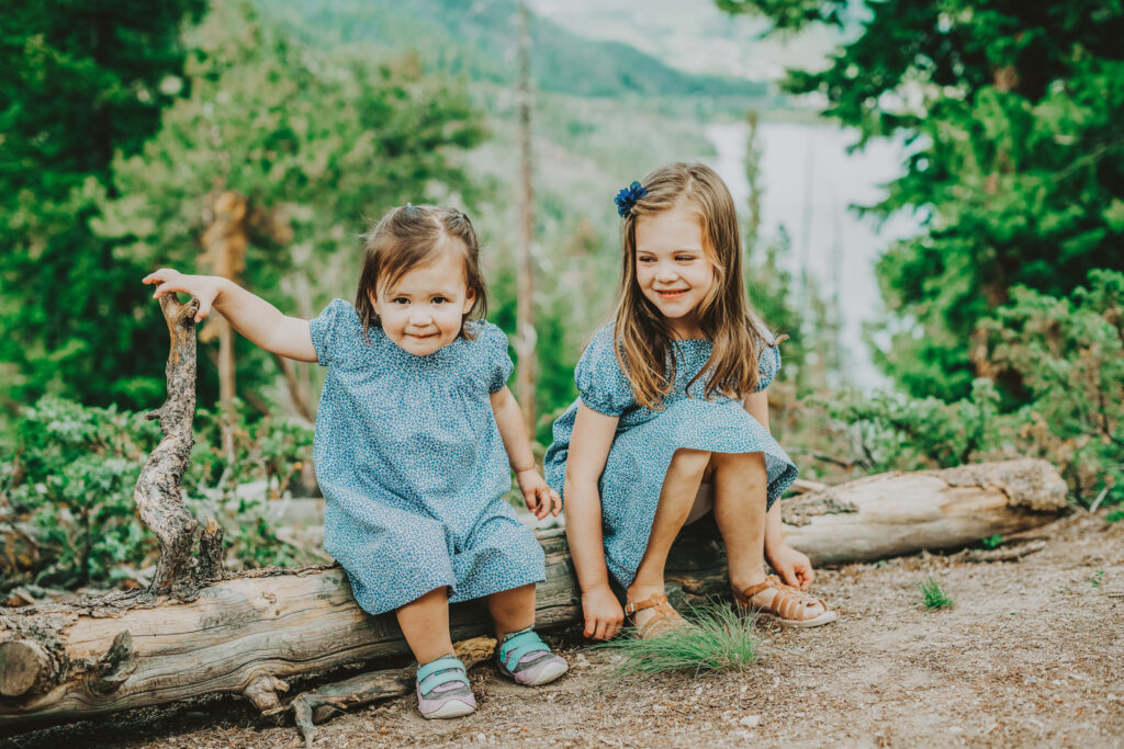Sapphire Point Dillion Colorado outdoor mountain lake trail nature candid fun loving family picture | From the Hip Photo Denver portrait photography 