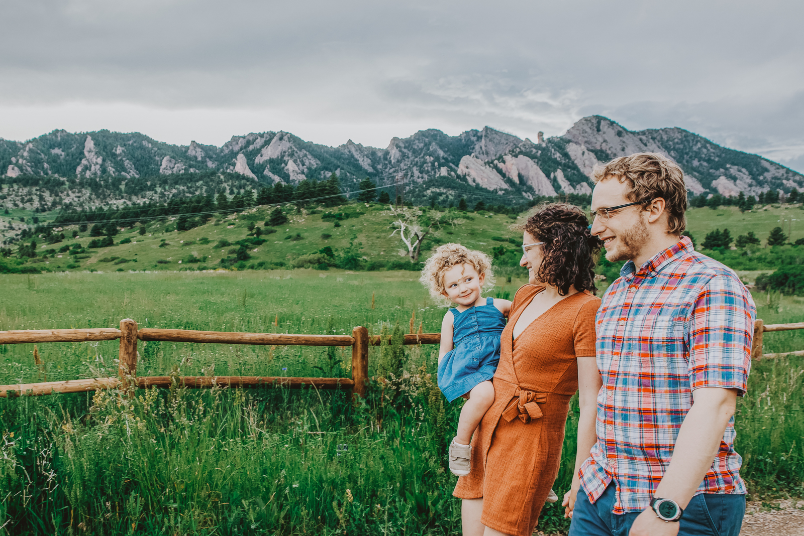Denver summer family photos -- evening golden light family portrait