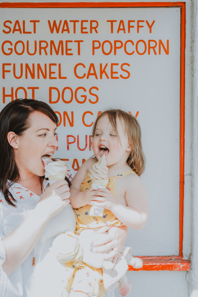 Your Favorite Spot restaurant bar coffee shop bookstore candid fun unique family picture | From the Hip Photo Denver Colorado portrait photography 