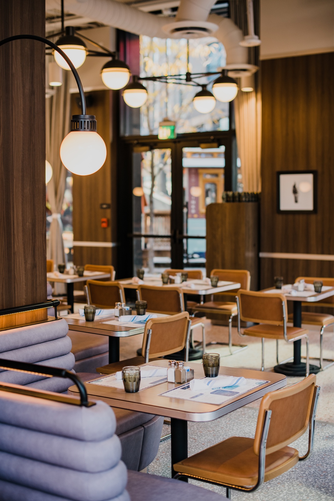 Colorado Hotel & Food Photography | Product Photography | The Original, The Rally Hotel | Empty tables and booths 