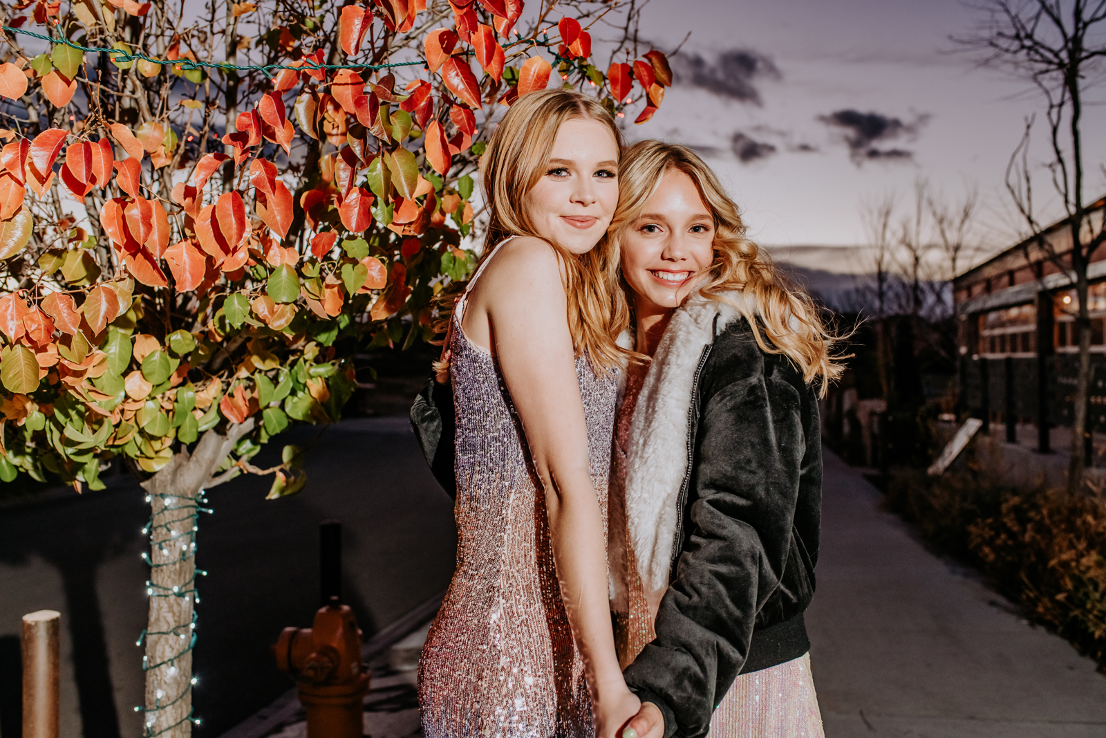 Fashion Portraits | Two girls pose together by autumn tree | Denver, Colorado