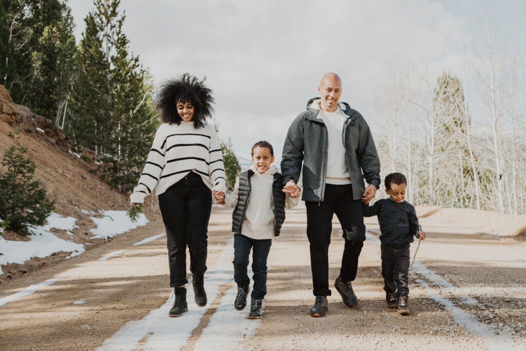 Holiday Family Photos Colorado Mountains