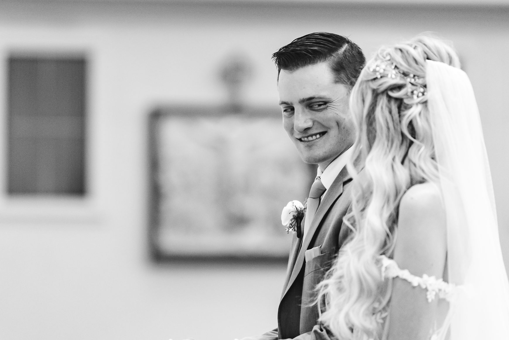 Wedding photography | Black and white photo of bride and groom | Cathedral Basilica of the Immaculate Conception, Denver
