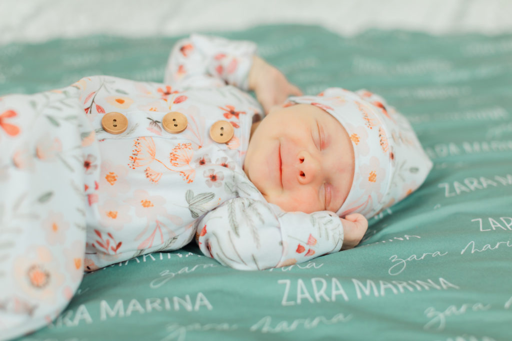 Newborn photography | Smiling baby