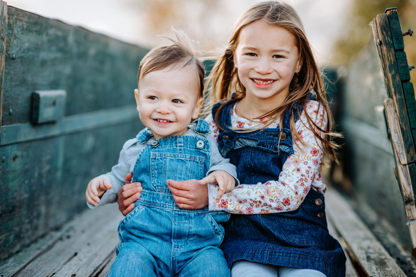 Casual family photography session showing comfortable wardrobe choices for portrait sessions in Colorado