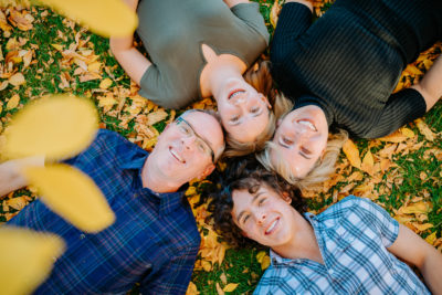 'Tis the Season for Colorado's Fall Family Photo Tips