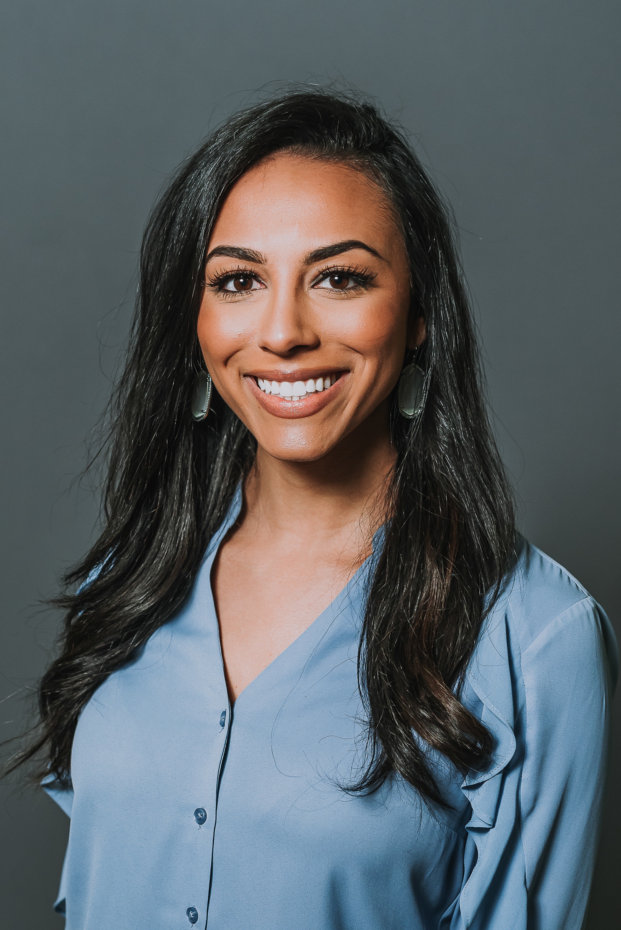 Networking event photography capturing authentic conversations between attendees